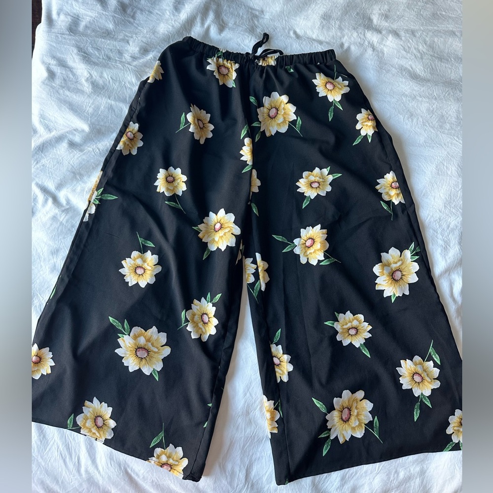 Amaryllis Capri Sunflower Pants